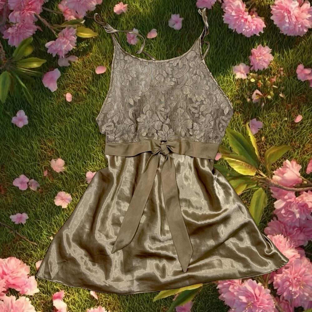 Vintage champagne satin lace